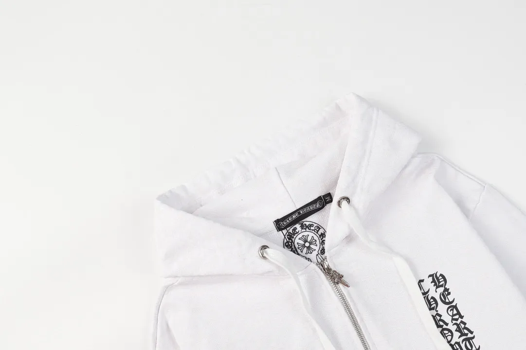 Q10—P230 -Chrome Hearts/Chrome Hearts printed zipper sweatshirt cardigan jacket -420 grams of high-density, high-quality wool, soft, delicate and skin-friendly, soft and silky to the touch, warm and skin-friendly -The hardware zipper accessories are all customized and full of details -Colour: black white -Size: S M L XL